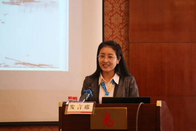 8-赵娜副校长代表优秀坊主发言.jpg